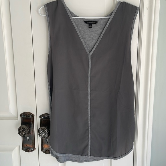 Banana Republic tank, elongated in grey - Picture 1 of 5